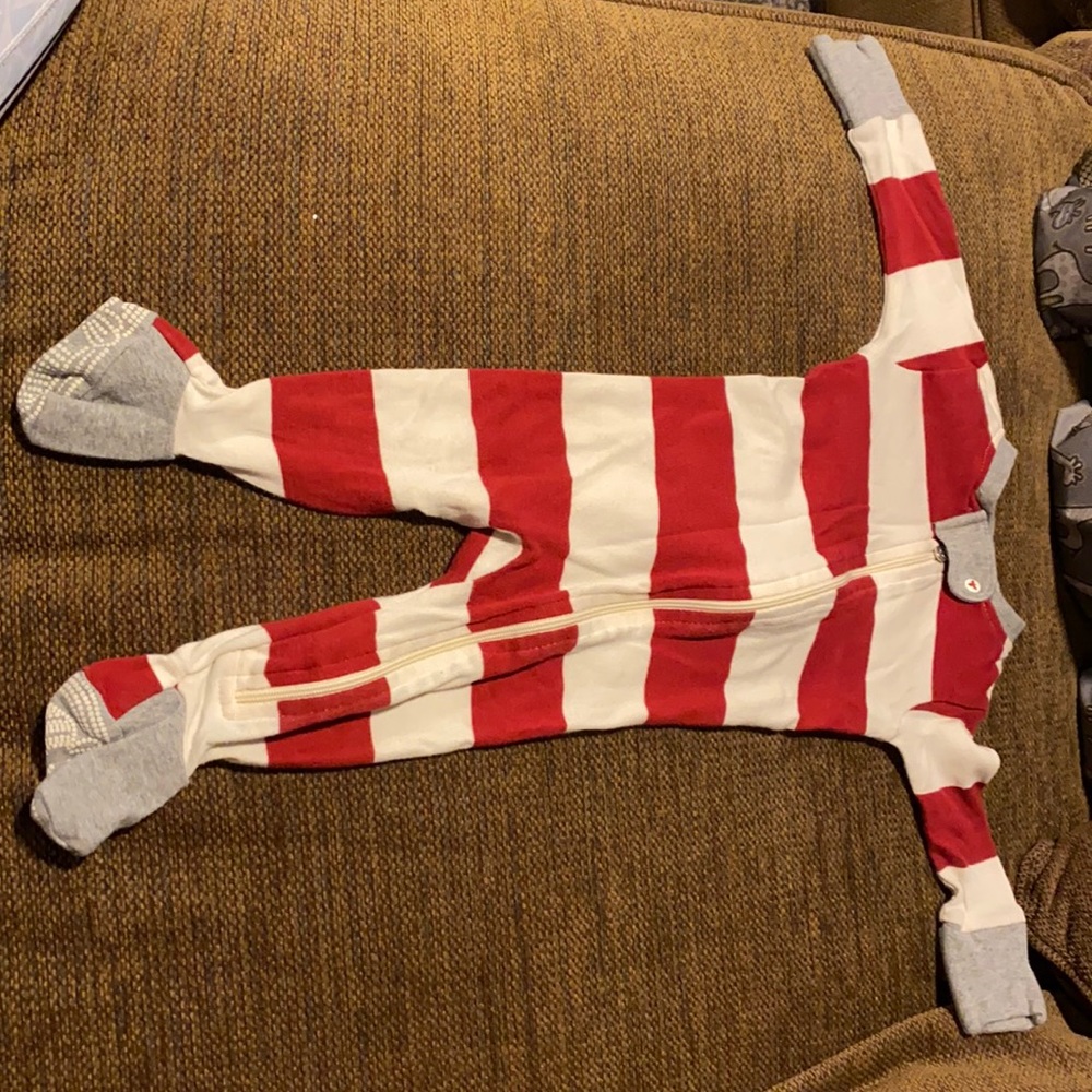 0-3 burts bees baby pj’s